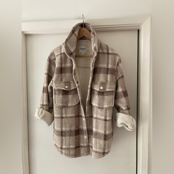 Shacket - Picture 4 of 14